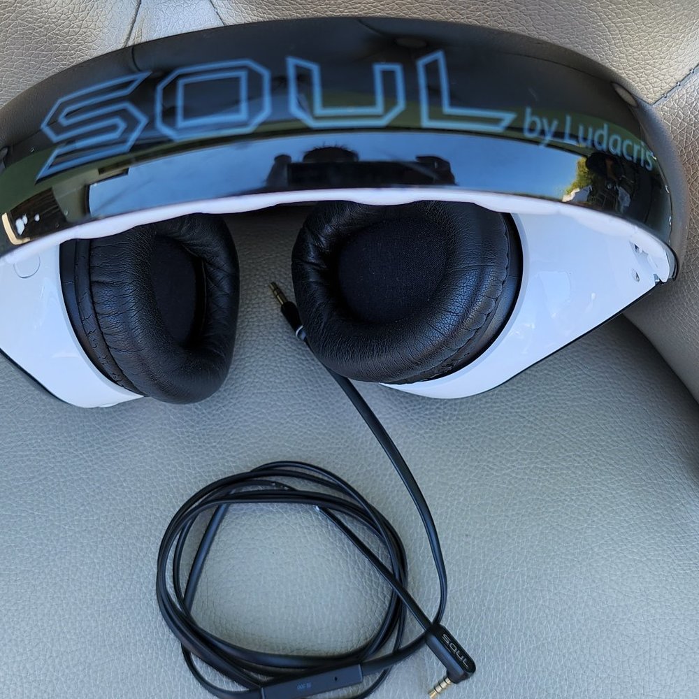 SOUL by Ludacris SL300WB High Definition Noise Canceling Headphones Black/White